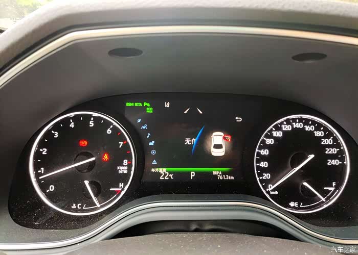 亚洲龙载我行之人烟稀少的鸡鸣寺安静肃穆