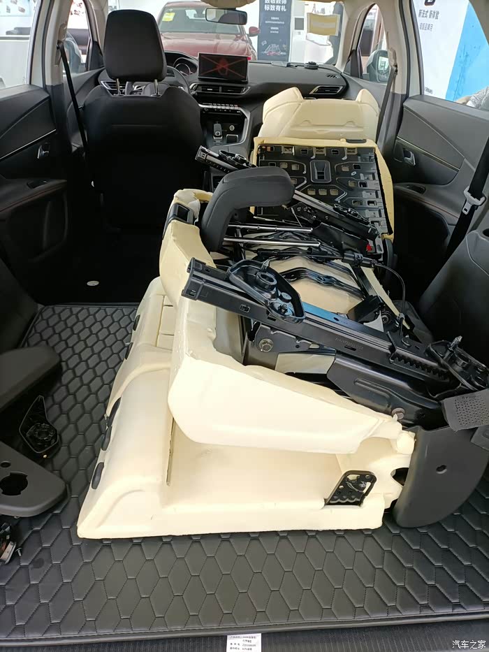 标致5008加装真皮座椅分享给大家