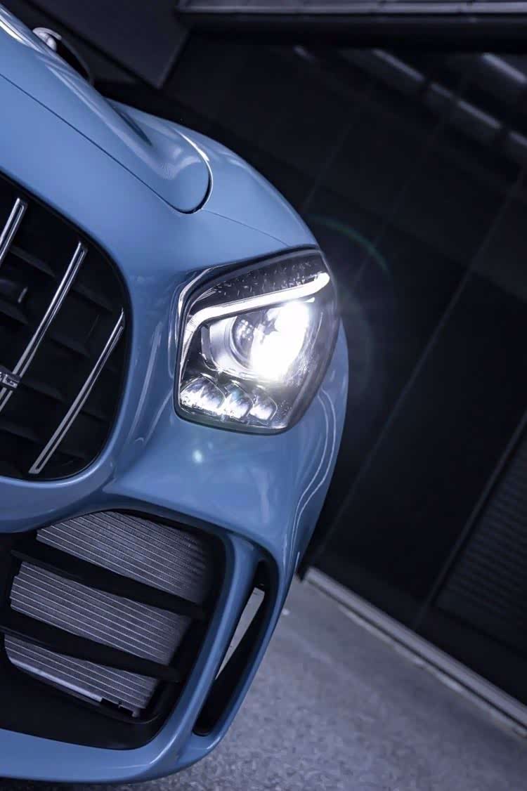 猛吸一口雾霾蓝太帅了这配色