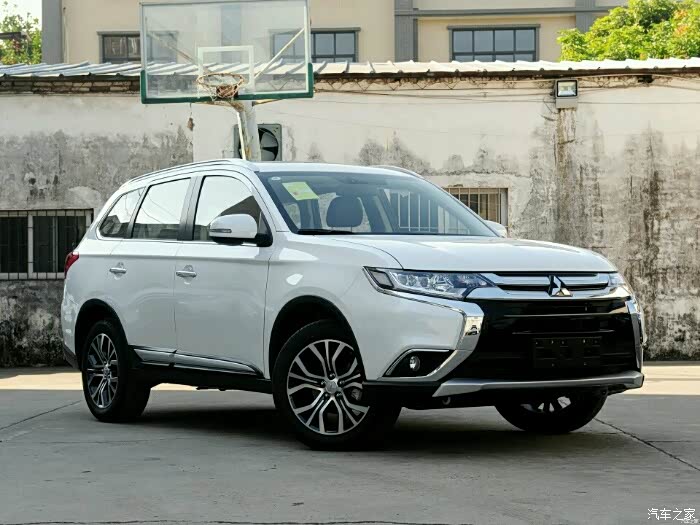 0两驱嘉乐7座版,有优惠～想买红色,说是得等个星期呢