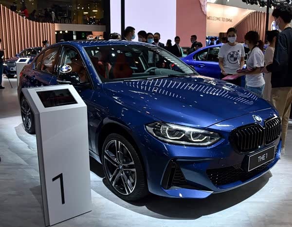 545 | 回复: 0 宝马1系论坛 2021款宝马1系亮相,预售20.38万!