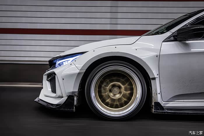 十八子原创改装大片之airbft气动宽体思域废墟中的逆天颜值