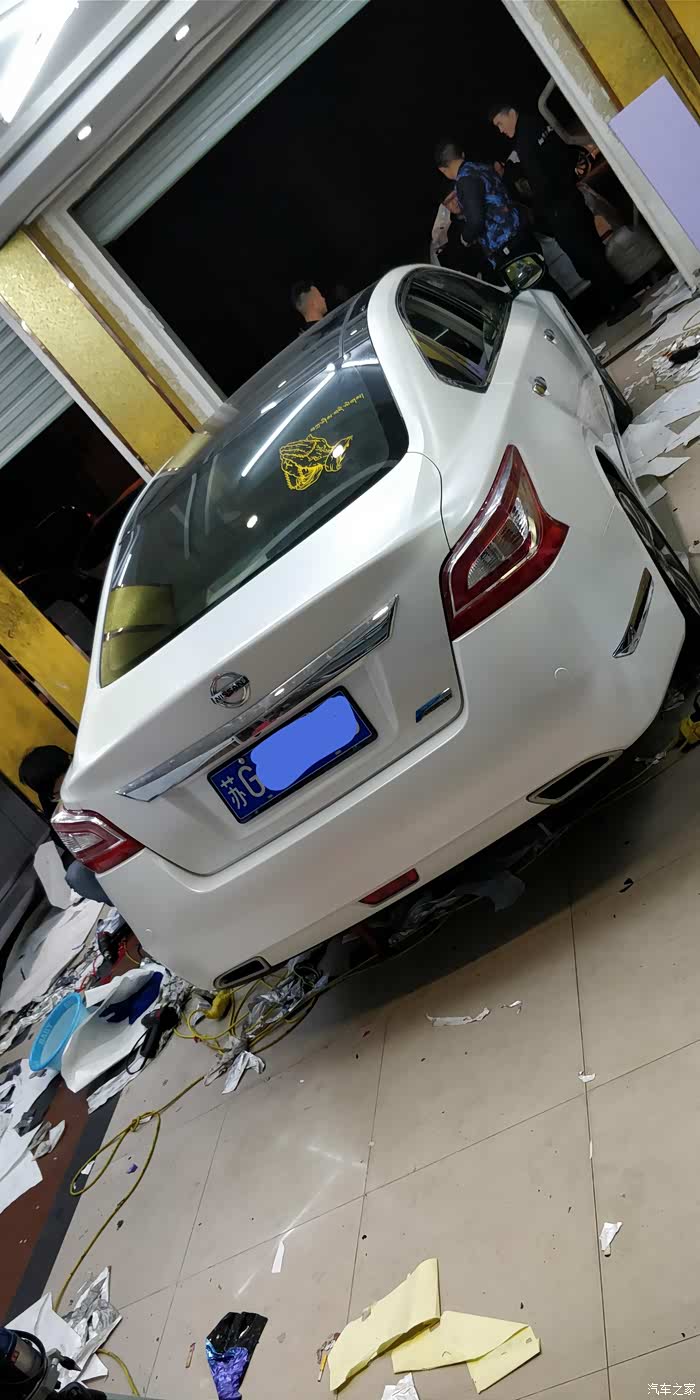 天籁改色,黑贴绸缎白