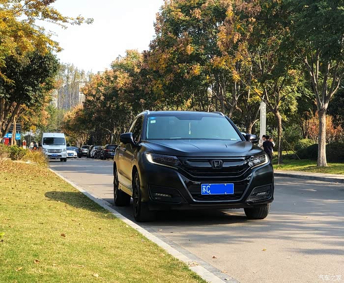 东本urv金胖子变身黑武士