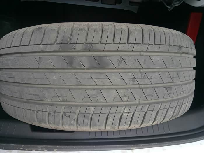 求购17款锐驰版轮胎一个