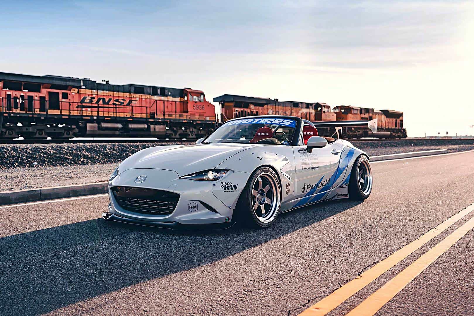 装上pandem宽体并加了涡轮的马自达mx-5