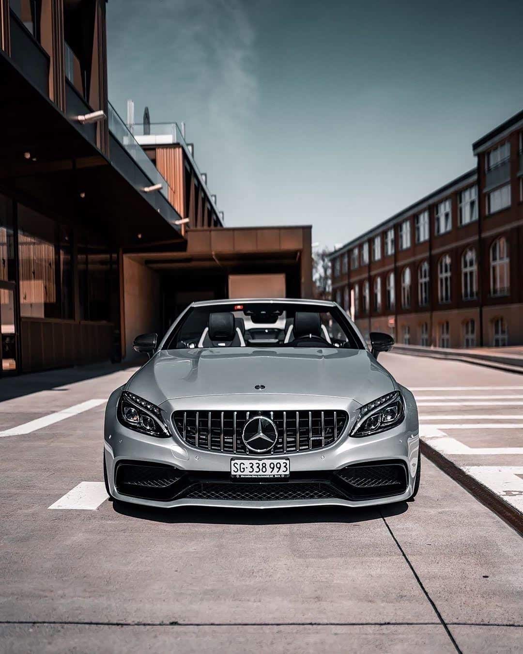 帅气无敌的敞篷版的奔驰c63