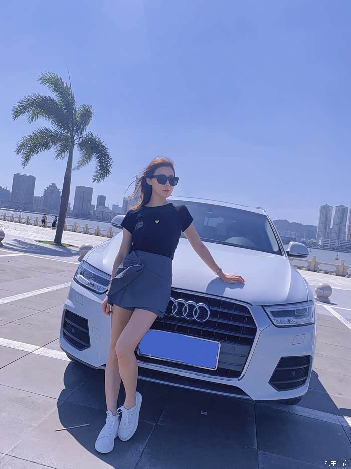 小妖和她的闺蜜们美女长腿闺蜜与奥迪q3的精致生活