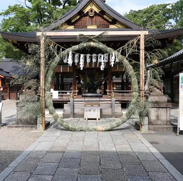 日本的神社,也就是神道教神社,是拜祭神的地方