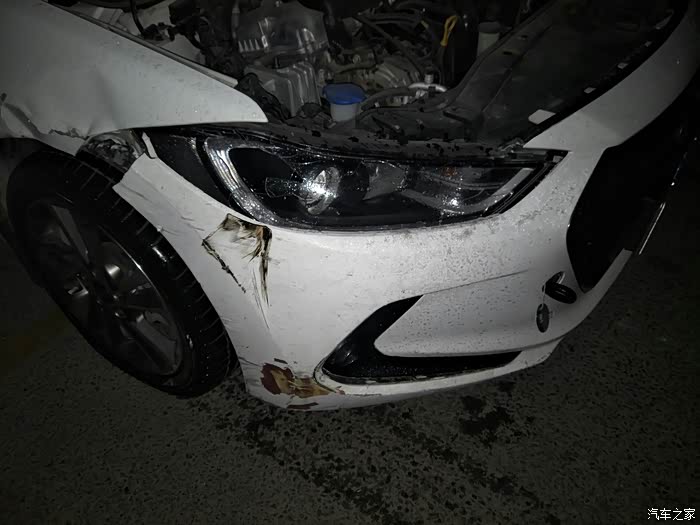 车头撞烂了
