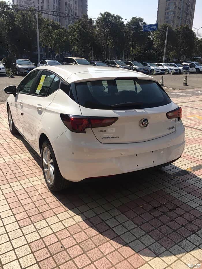 有没有18款威朗两厢的实车图片啊