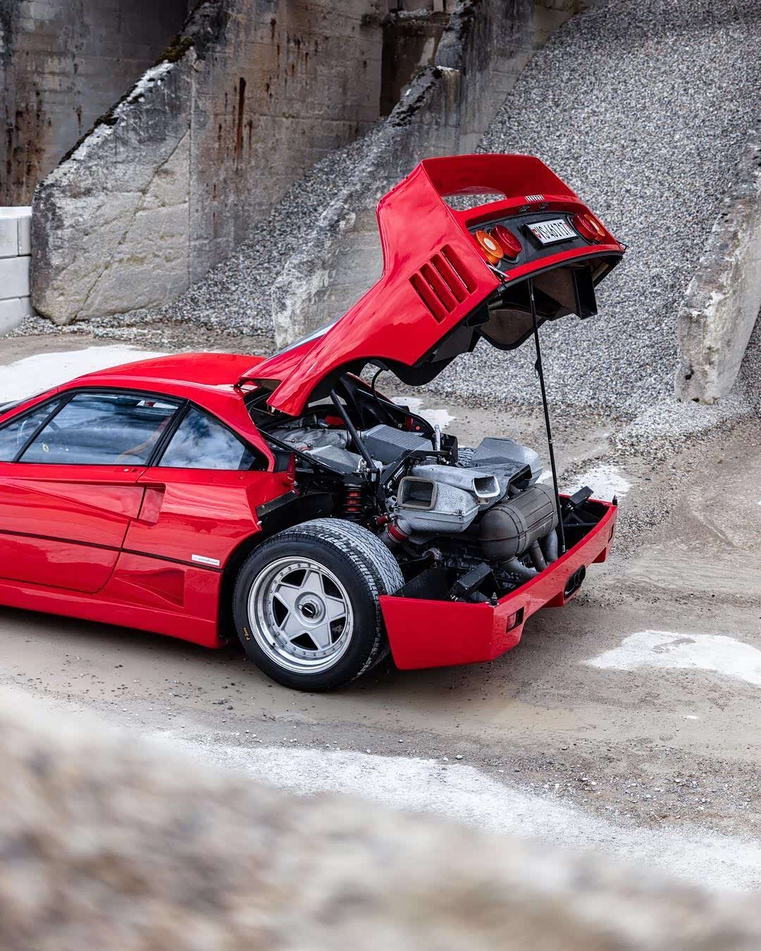 法拉利f40,经典的那抹红