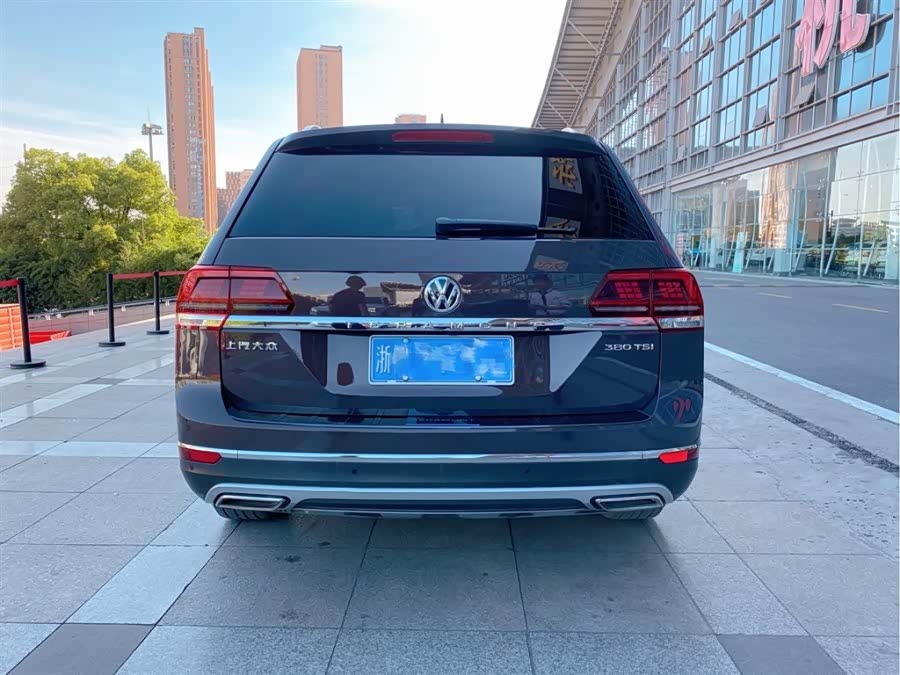 对途昂的印象就一个字,大!看着还是多有气势的