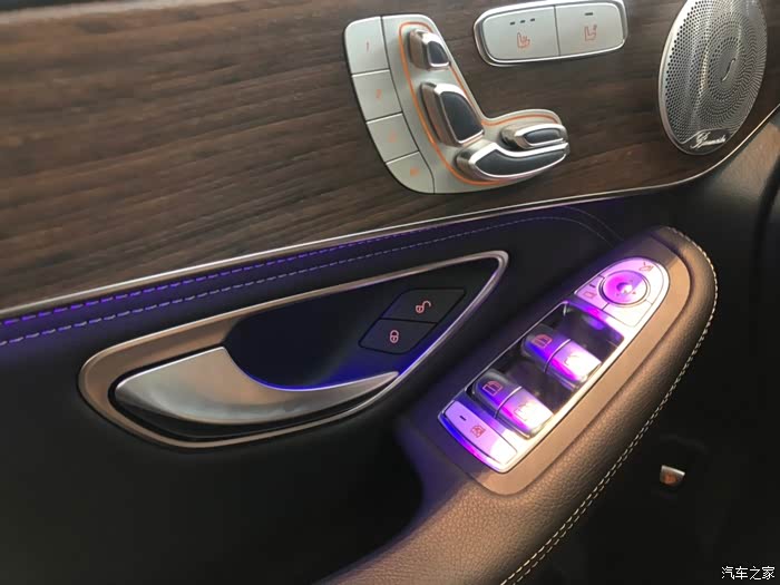 这个是我最喜欢的64色氛围灯,太好看了