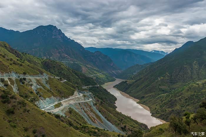 走最危险的路看最美的风景自驾撼路者独闯泸亚线