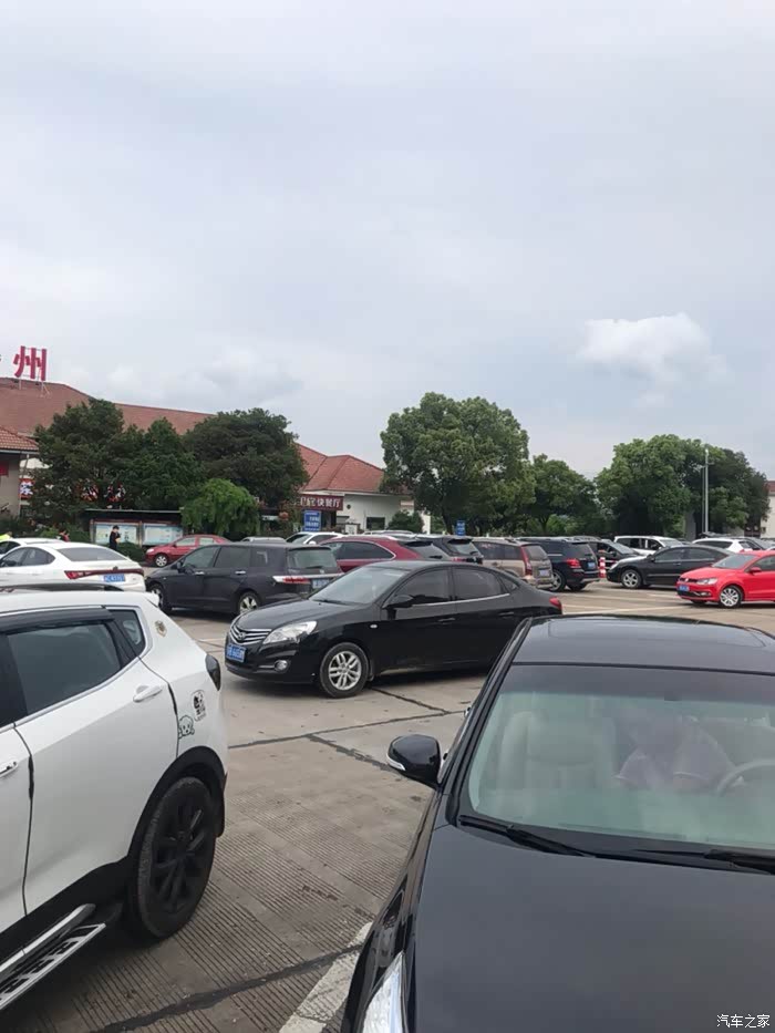 我们在路上途径嵊州服务区加油