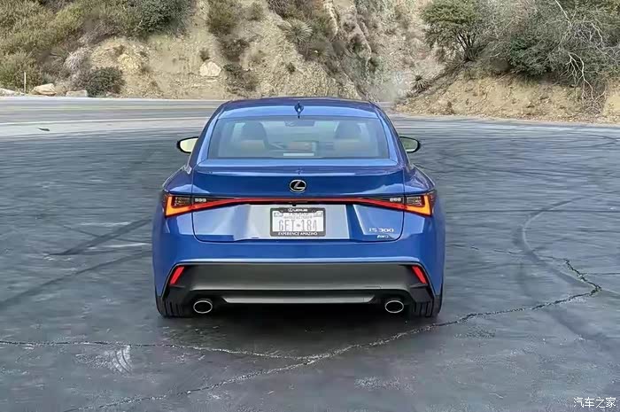 爱车就来拍2021款雷克萨斯is300