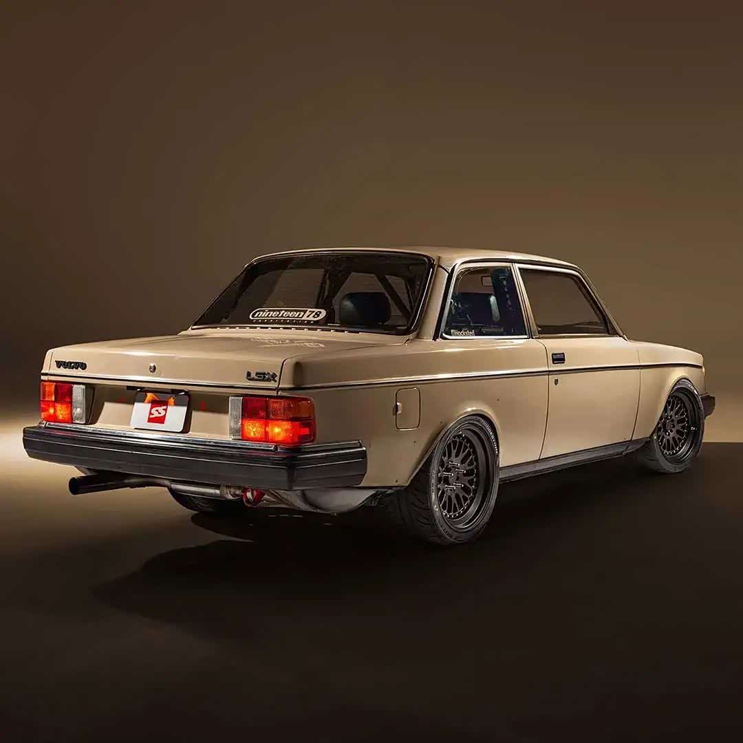 极具收藏意义的沃尔沃242