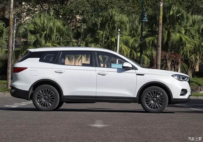 潍柴汽车全新品牌"vgv"旗下的首款中型suv 售价6.99-11.09万元