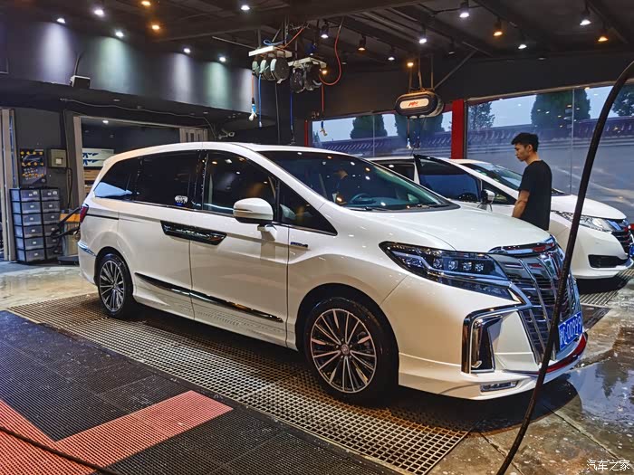 改18寸轮毂效果很ok