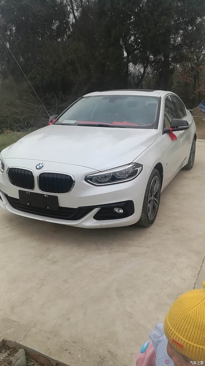 宝马1系2018款118i运动版提车半个月,办临时拍照不好办
