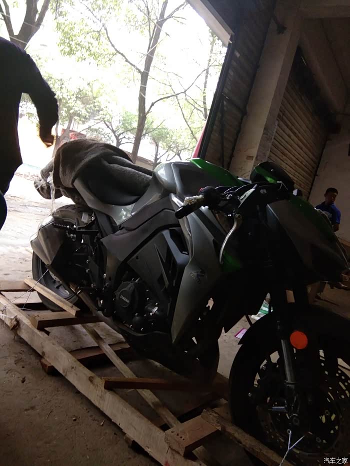 z1000的情怀凄的完美诠释丝入手嘉爵n19