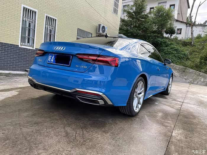 奥迪a5coupe两门流光蓝1000公里使用感受