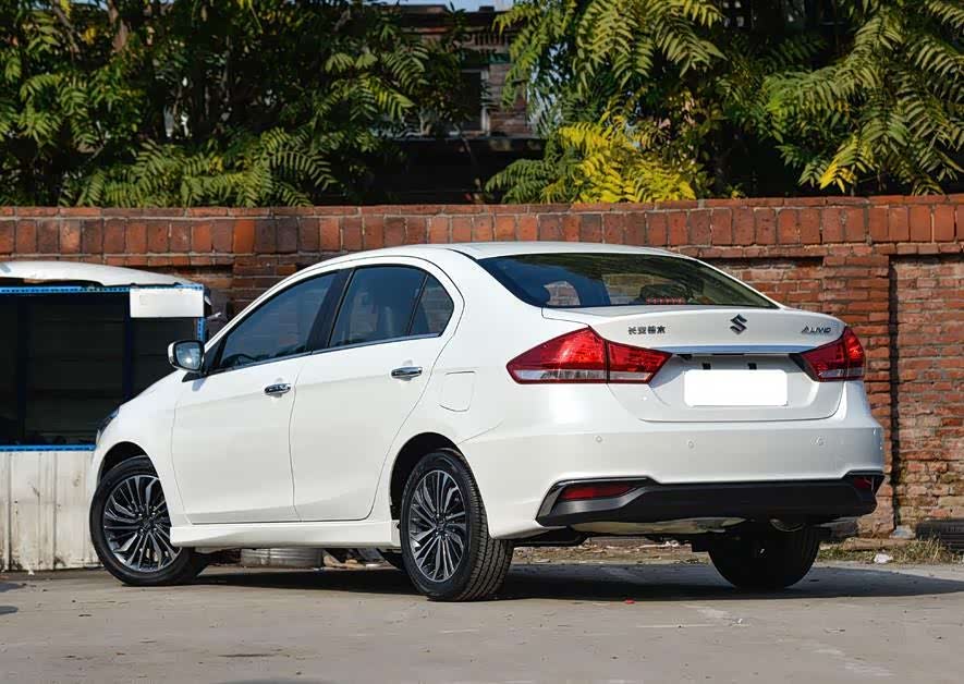 启悦的外观我很中意,算是比较新颖的车型了