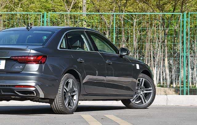 新一代奥迪a4l的长宽高增加到了4858*1847*1439