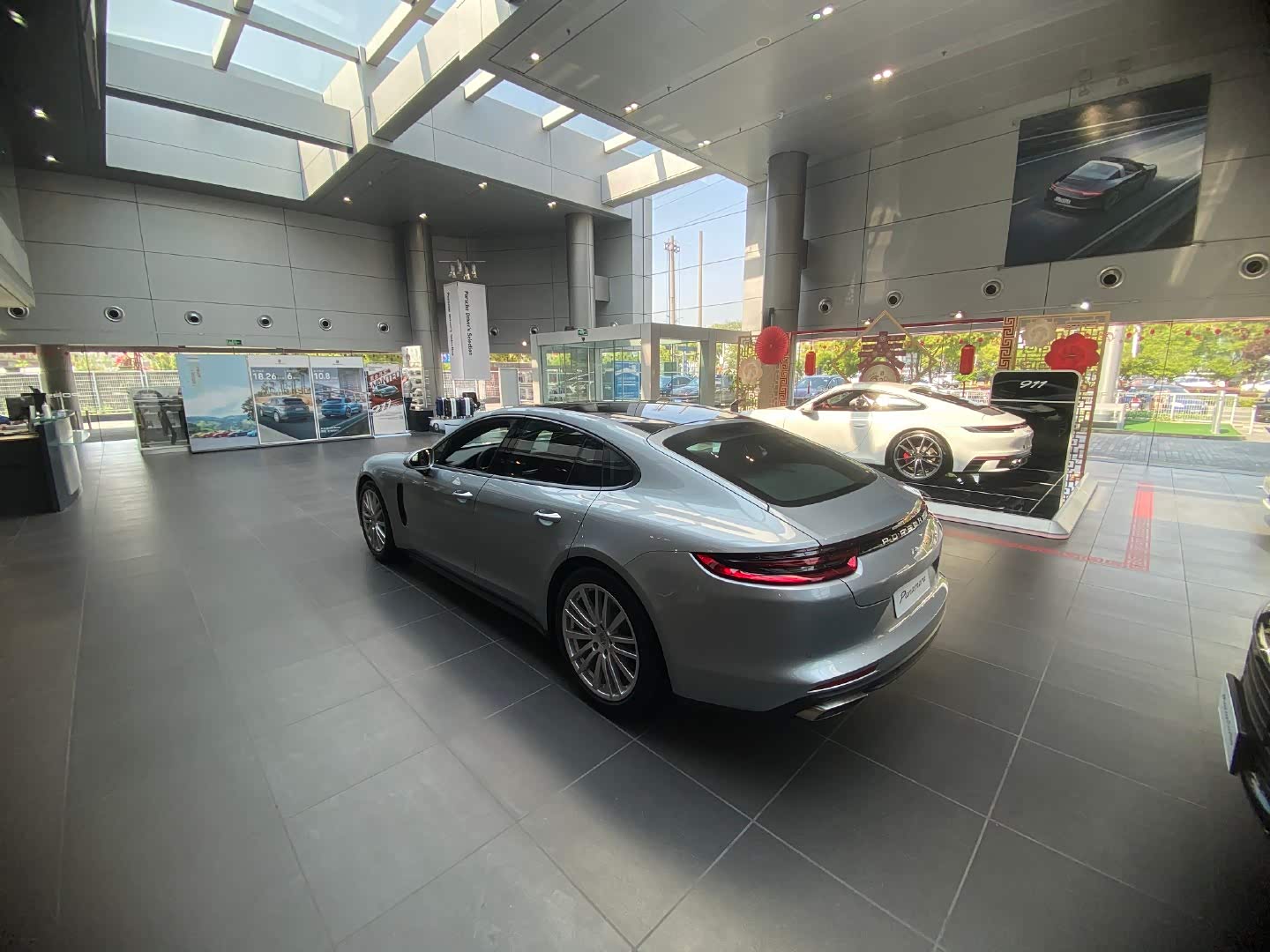 保时捷panamera白云石很美的颜色