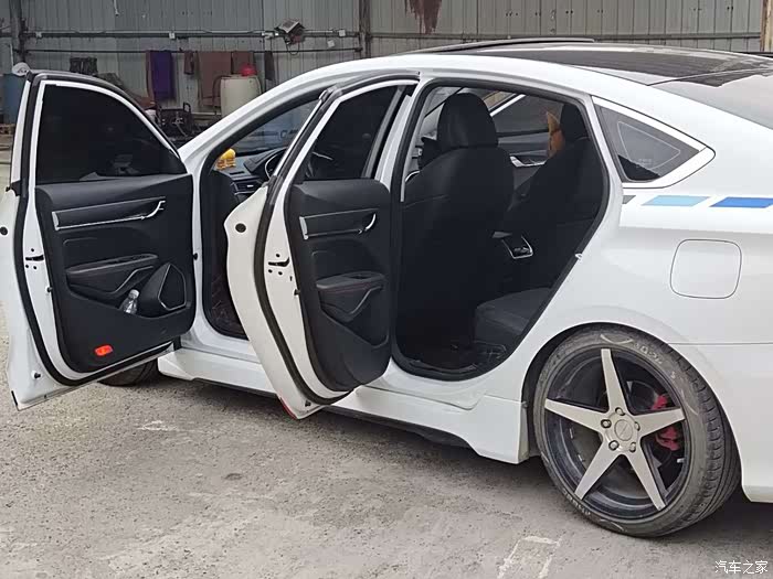 吉利缤瑞尽兴生活你是整条街最靓的仔