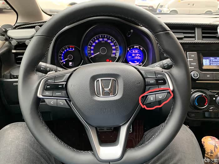 升级十代雅阁方向盘,实现拨片换挡