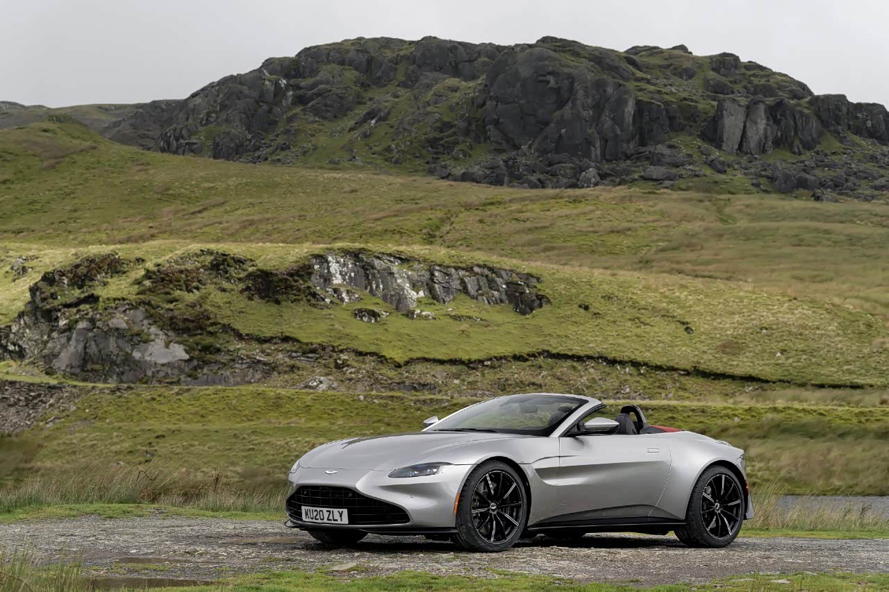 aston martin vantage敞篷跑车,漂亮极了!