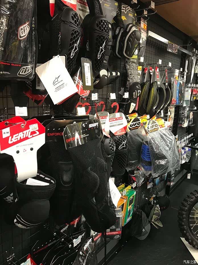 探寻日本福冈naps连锁摩托车用品店