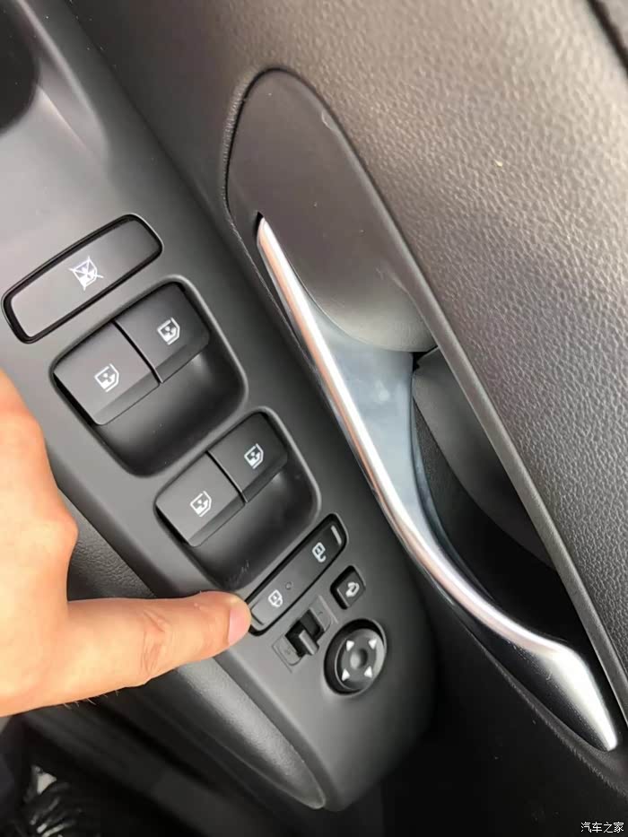 开锁车门的按键