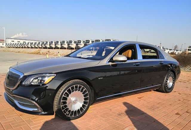 最豪华的奔驰s级亮相双色车身全新内饰12缸动力真霸气