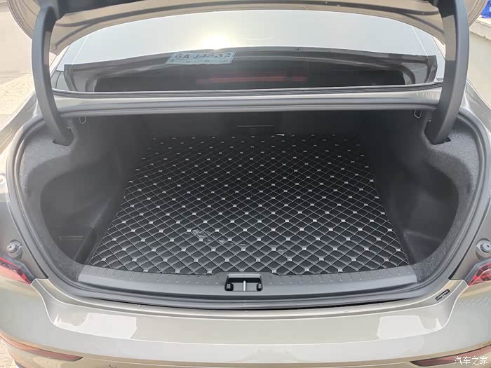 豪华从来都不只是面子,沃尔沃s60优雅与性能的融合