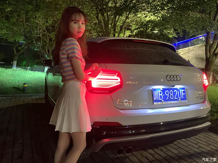 媳妇当车模伪作业奥迪q2l