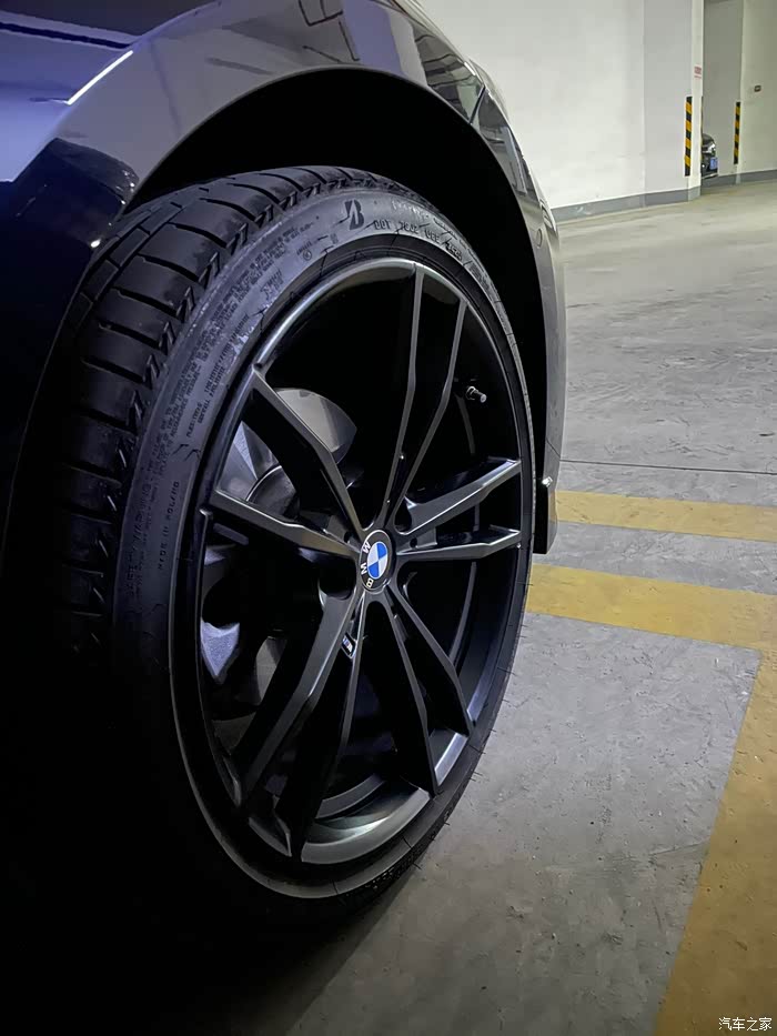 出一套不到两月的选装19寸791m轮毂