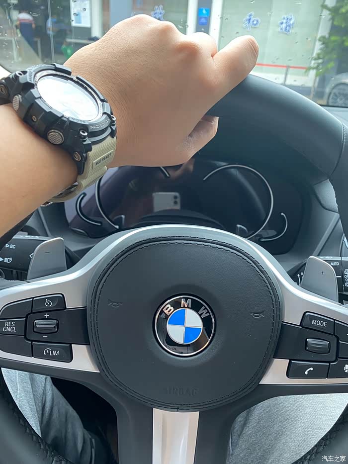 开个水贴x3车主现在戴什么手表