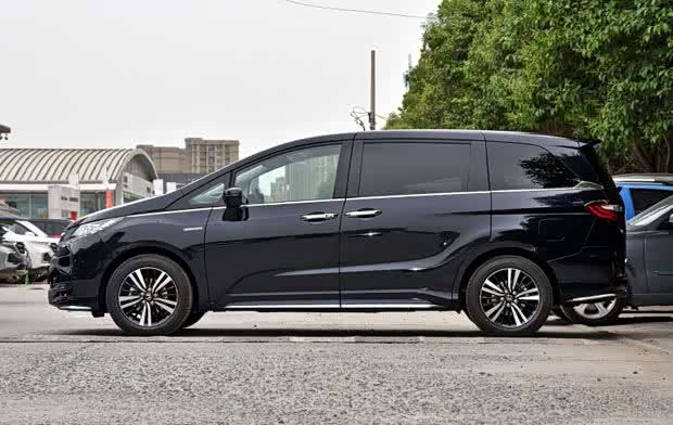 本田7座"奶爸车"