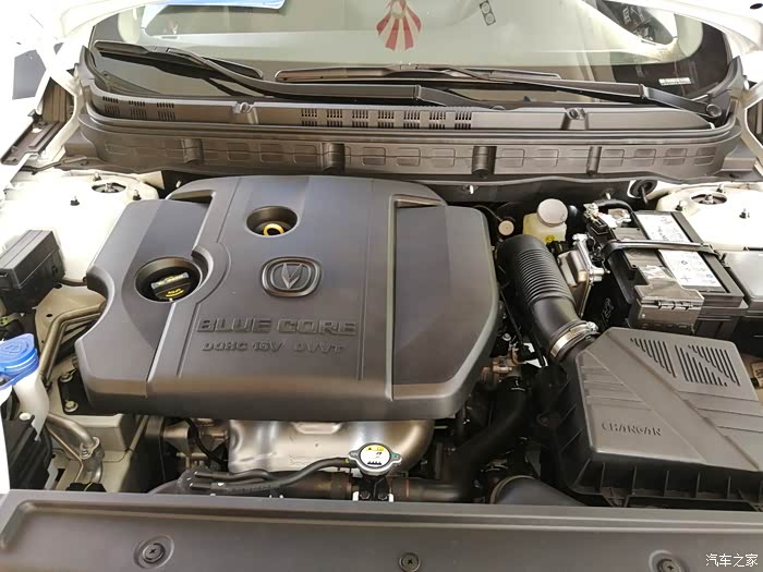 发动机舱布局图