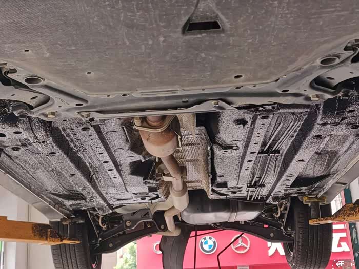 欧蓝德改装底盘装甲