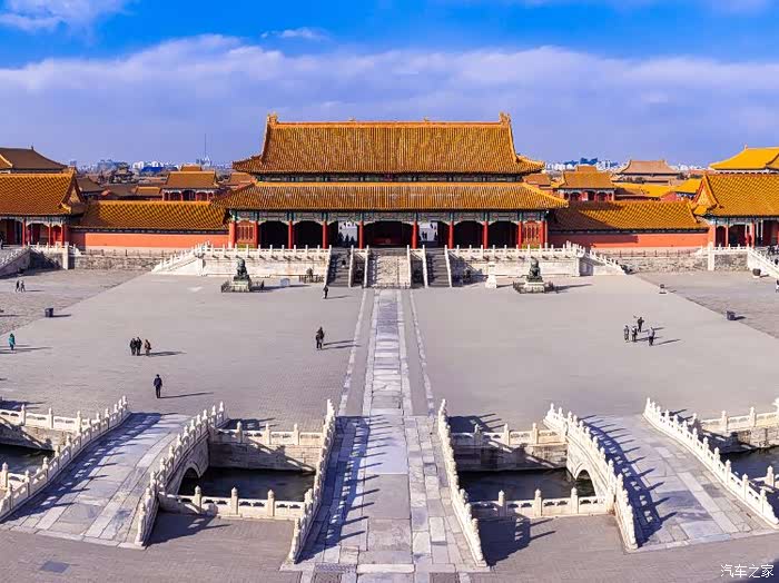 北京故宫太和殿是所有宫殿阁楼中最壮观,最精致的!