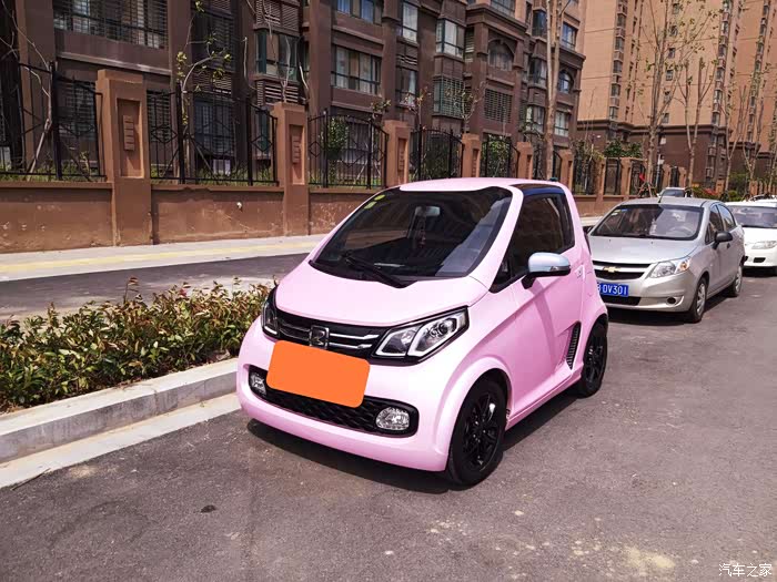 众泰e200pro樱花粉改色膜