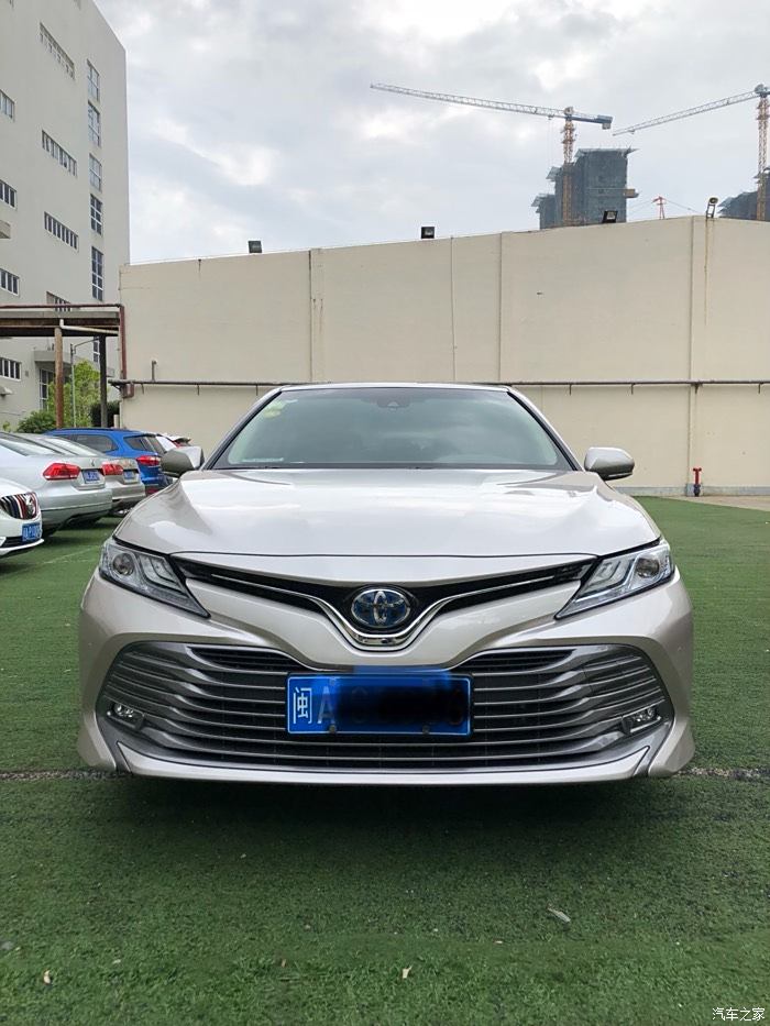 北美8代凱美瑞(camry)天空銀金屬色(不是歐鉑銀) 首保已完成