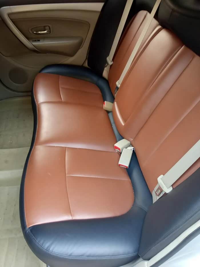 展示真皮座椅改装过程