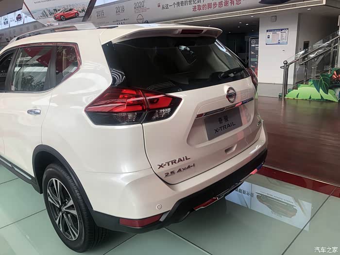 全新一代奇骏与现款奇骏外观对比.