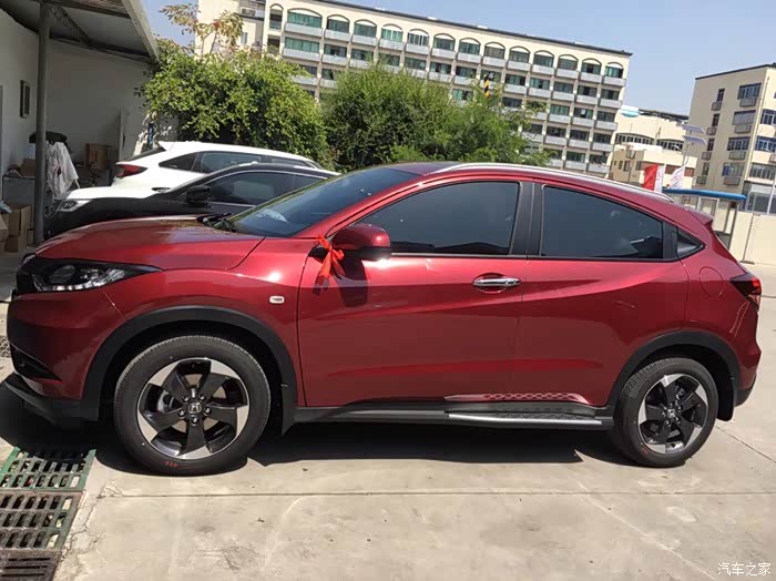 晒晒稀缺的红色缤智