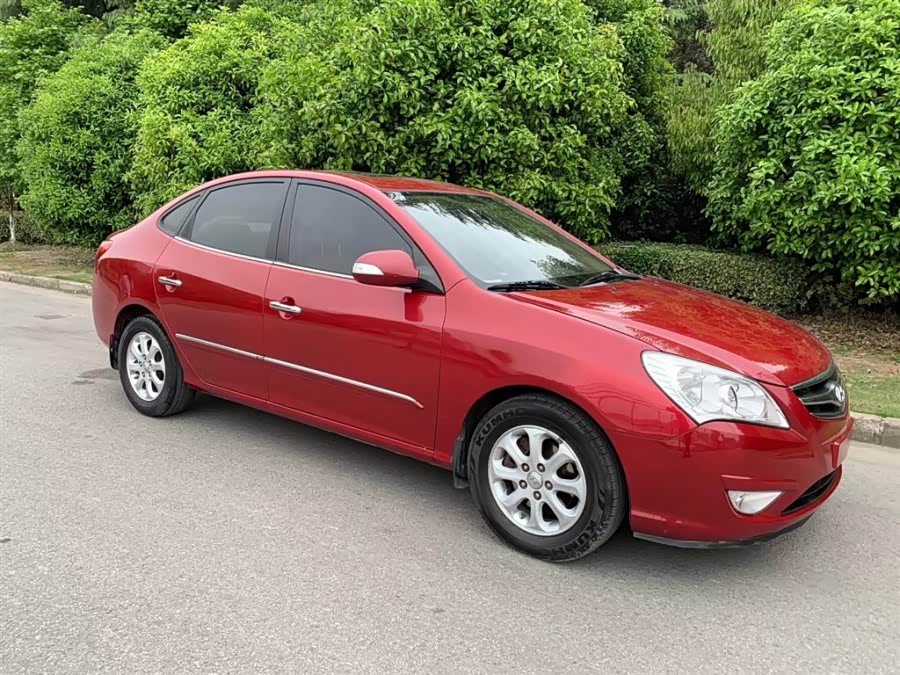 现代悦动进入国内的第二代伊兰特